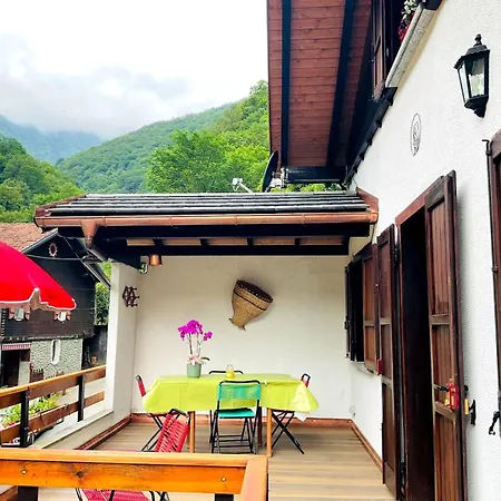 Domek alpejski Casa San Bartolome *